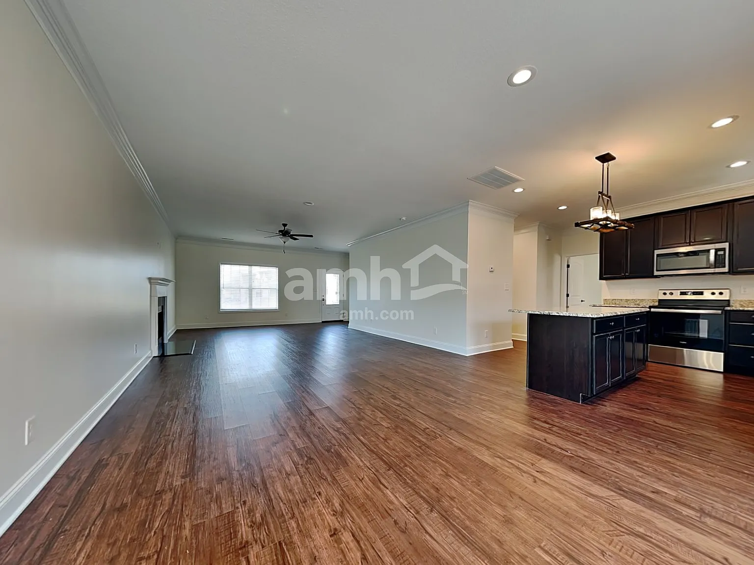 4 bed, 2.5 bath, 2660 sqft, $2,875 — Photo 4