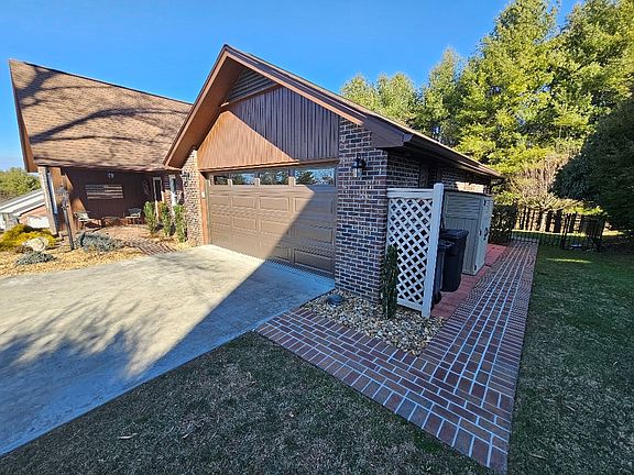 5th image of 339 Fox Run Dr