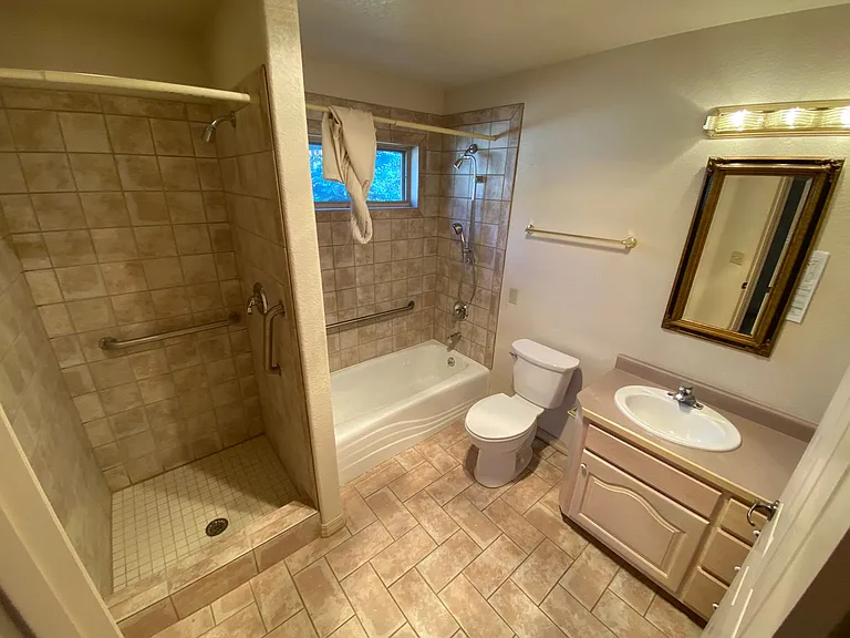 30 Sunshine Ct #B — Photo 6