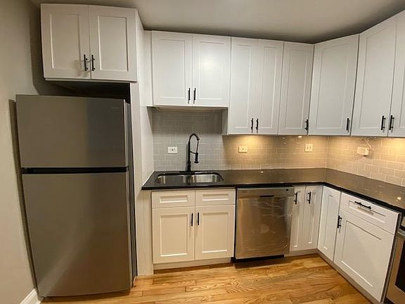 2nd image of 2501 W Touhy Ave #2