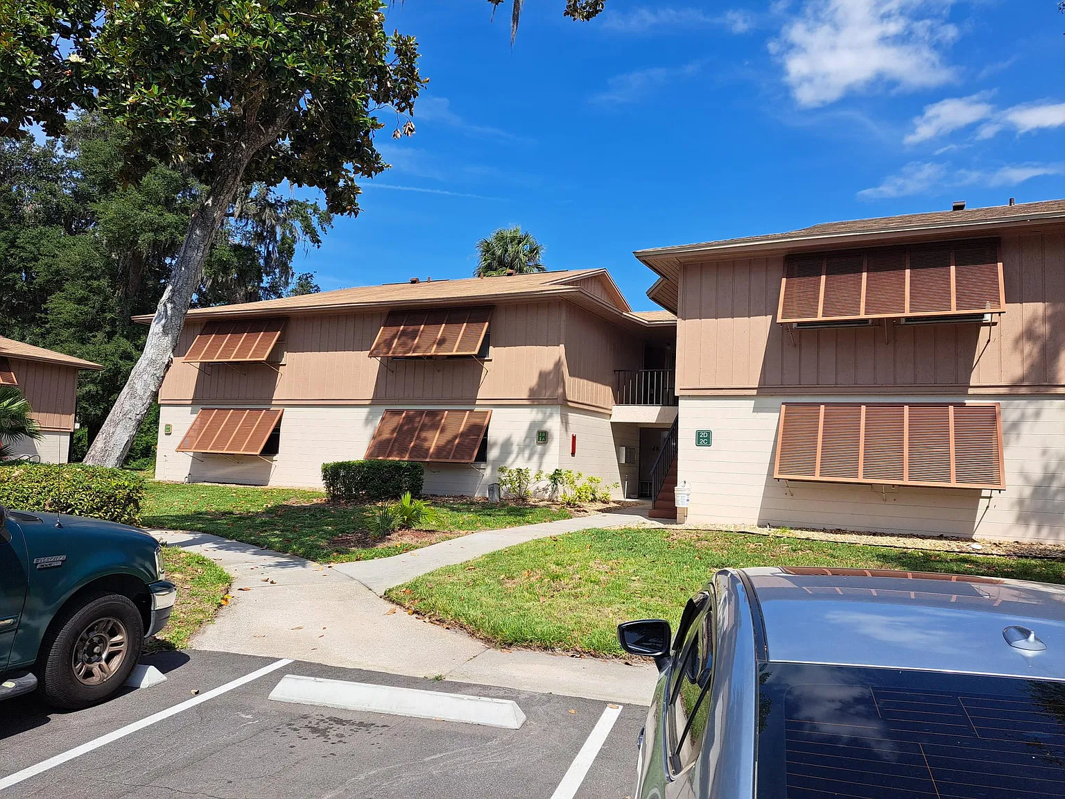 190 Hickory Woods Ct — Photo 1