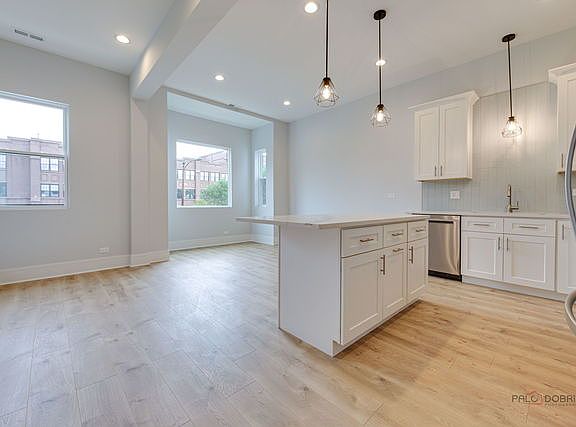 2nd image of 1746 N California Ave #2
