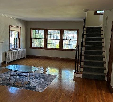 4th image of 5140 Queen Ave S