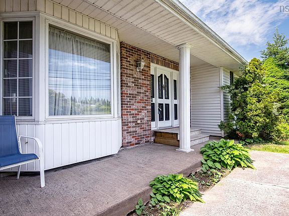 3rd image of 87 Cow Bay Rd