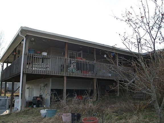 2nd image of 620 Oakwood Dr