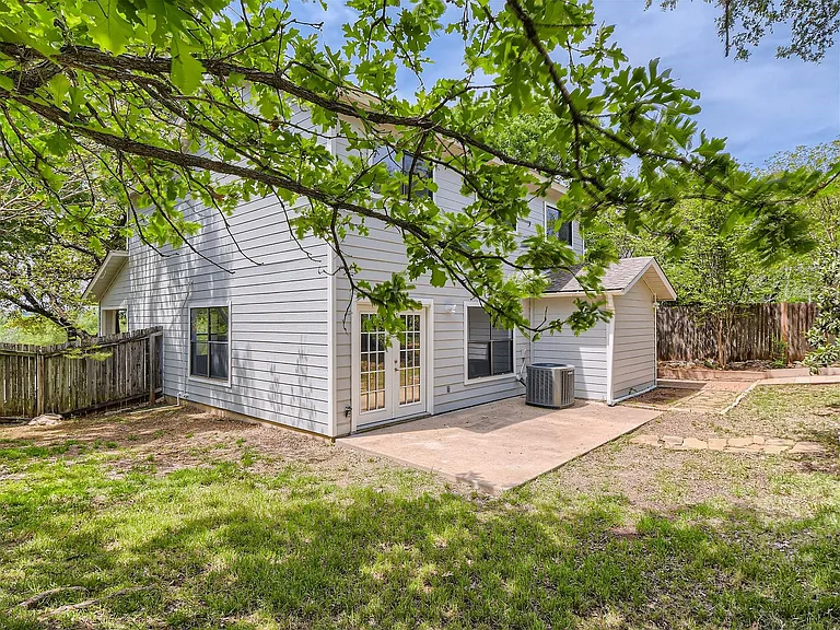 1520 Curameng Cv — Photo 26
