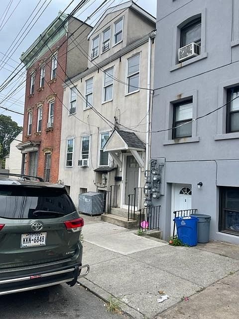 1st image of 28 Broad St Floor 2