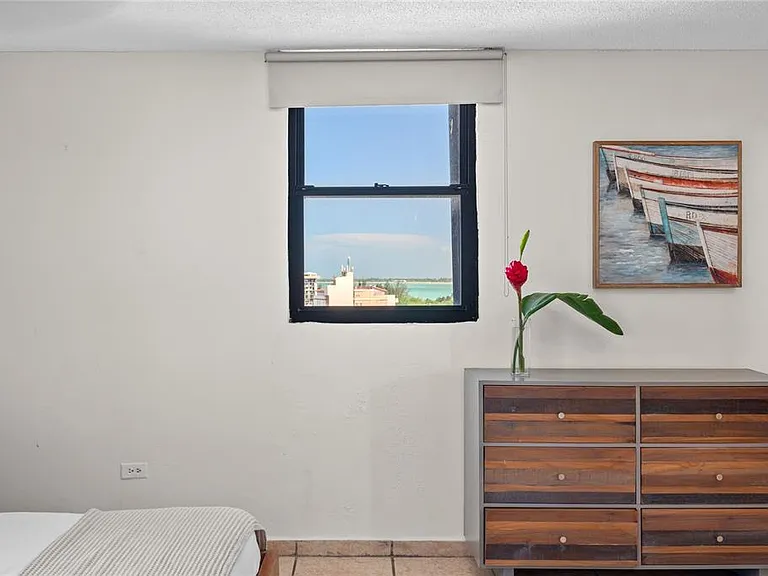 2306 Laurel #9D — Photo 8