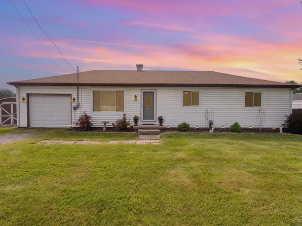 155 McCarthy Ln, Saginaw, MI 48609