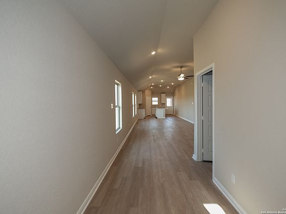 2nd image of 5927 Willow Point Blvd.