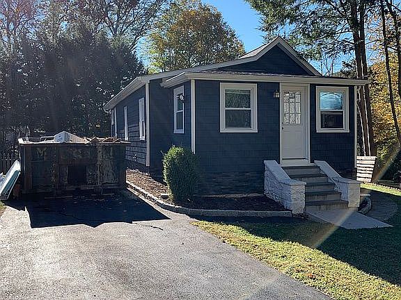 4th image of 82 Cortlandt Ave
