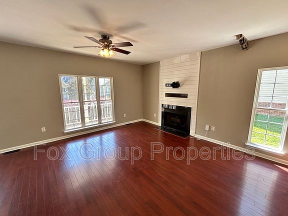 5th image of 1547 Cambridge Heights Pl NW
