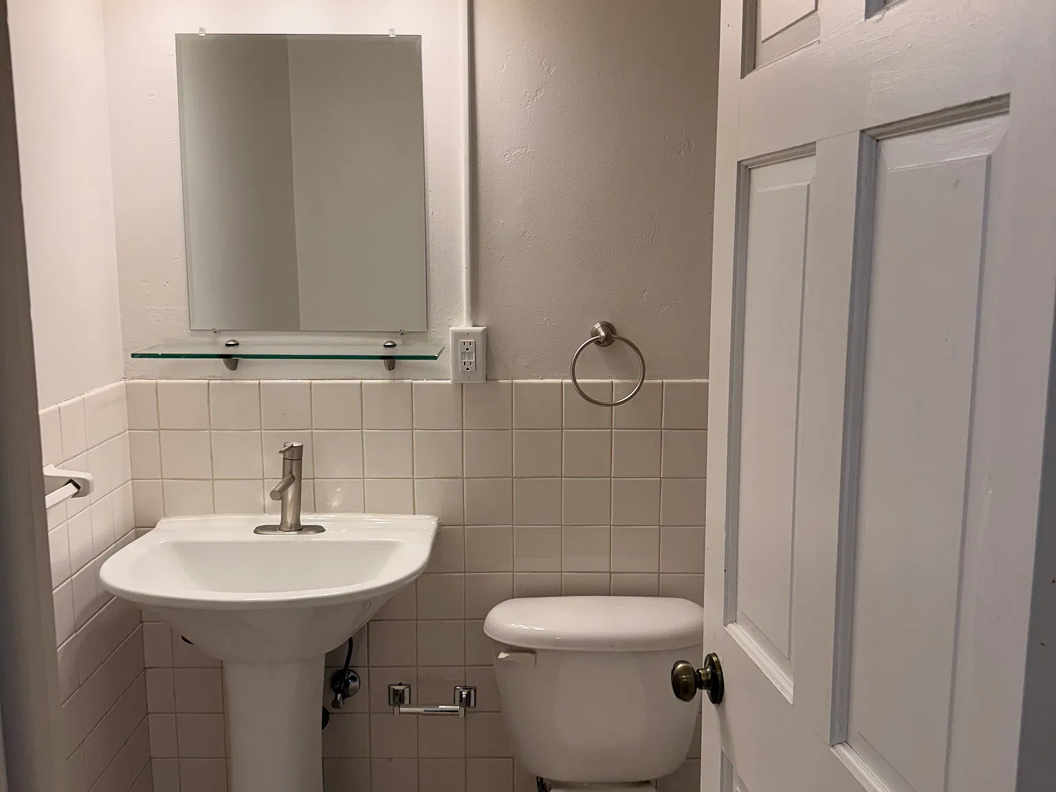 2711 Grand Ave S — Photo 3