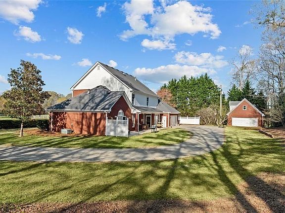 3rd image of 168 Jersey Rd