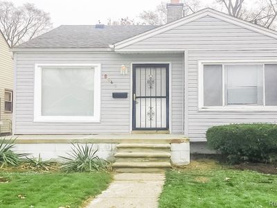 8062 Grandville Ave, Detroit, MI, 48228