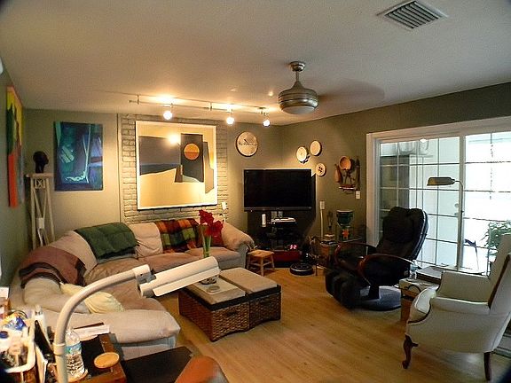 4th image of 7021 Penzance Blvd