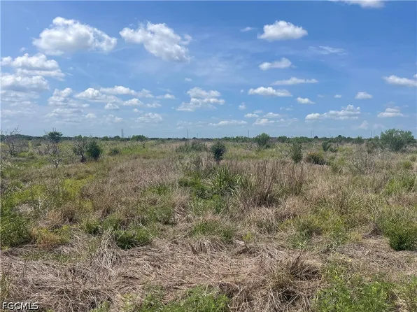 Sears 6th Rd, Labelle, FL 33935