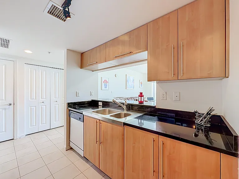 610 W Las Olas Blvd #1819N — Photo 18