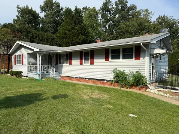 315 Wintergreen Ave, Clifton Forge, VA 24422