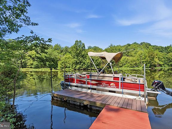 3rd image of 10990 Stonebrook Dr