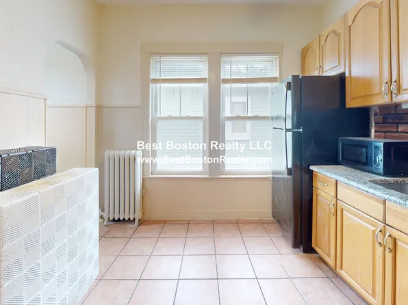 93 Capen St, Medford, MA