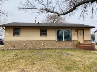 1708 9th Ave SW, Aberdeen, SD 57401