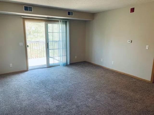 Crown Apartments — Photo 37
