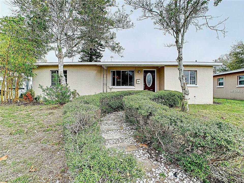 1st image of 615 40th Ave NE