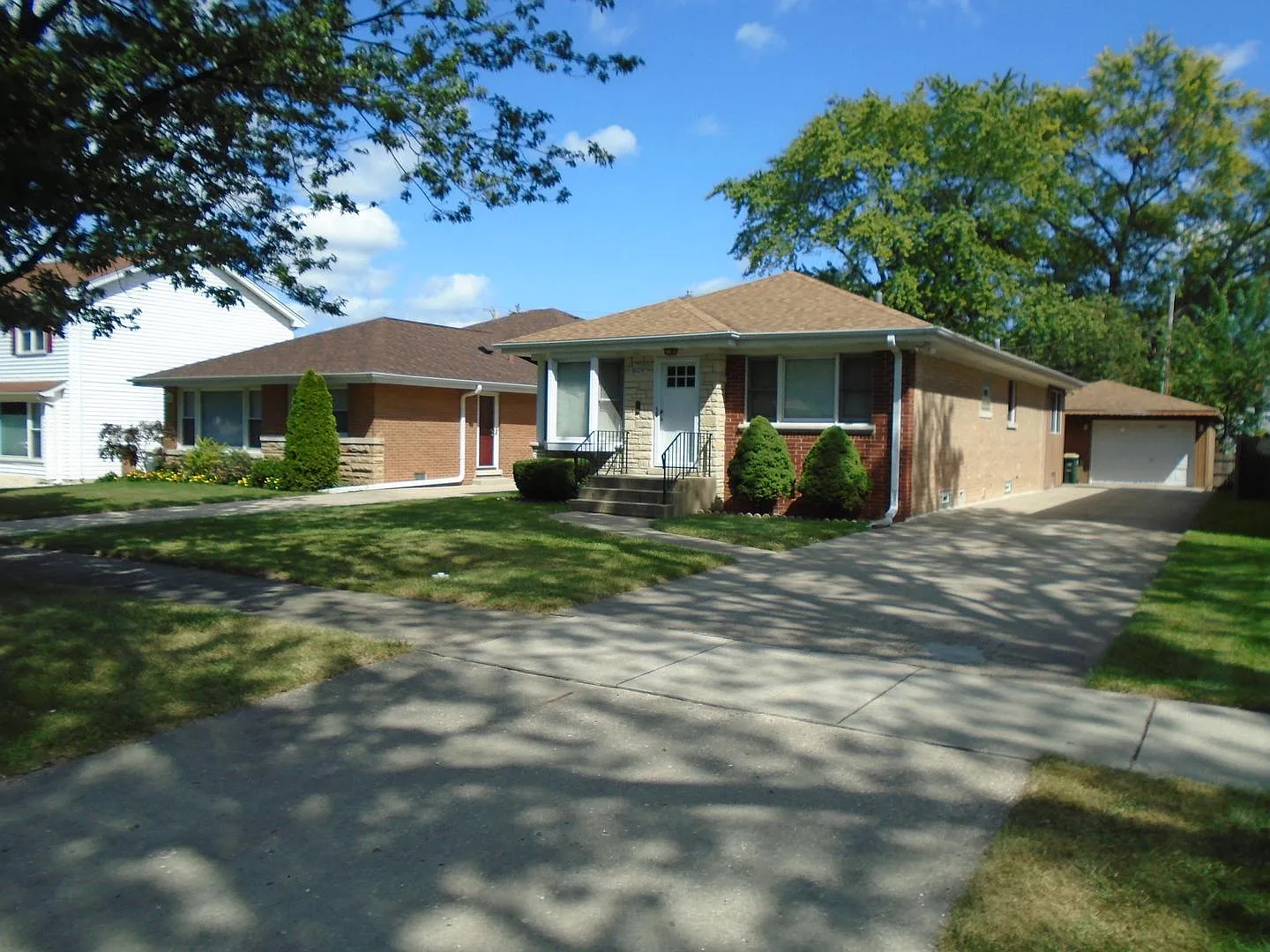8129 N Ozark Ave photo 1