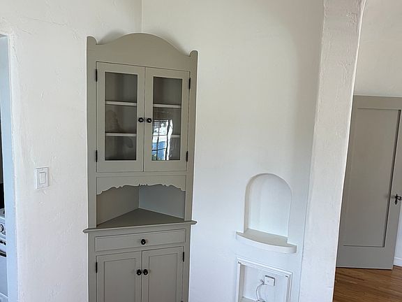 4th image of 1228 N Broadway APT 11