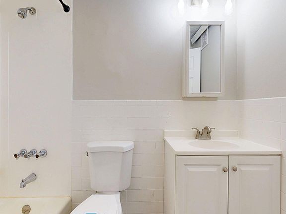 4th image of 298 Meridian St APT 1
