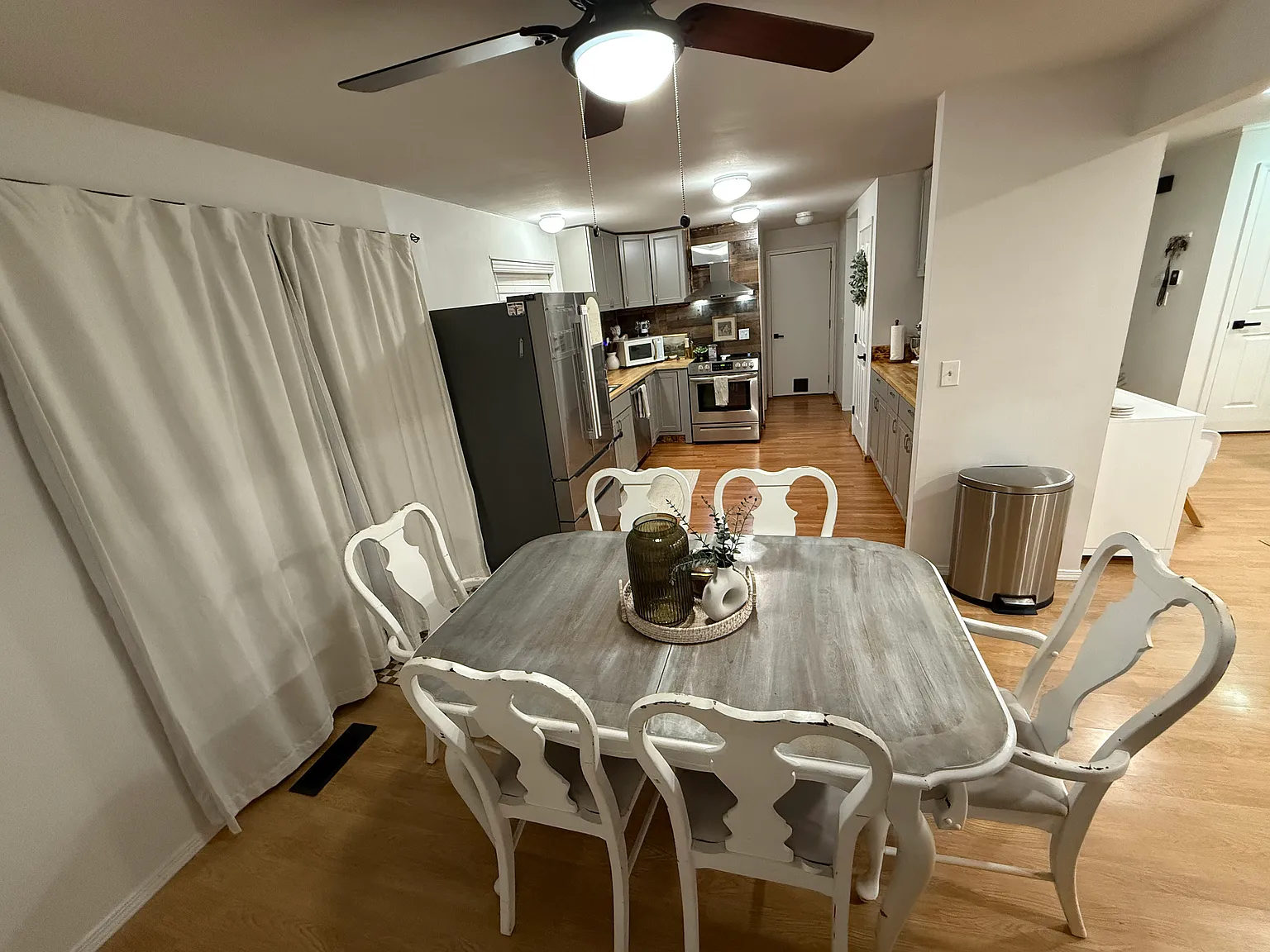 3 bed, 2.5 bath, 1600 sqft, $3,620 — Photo 4