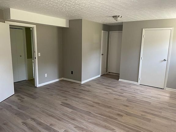 3rd image of 3449 Clover Dr