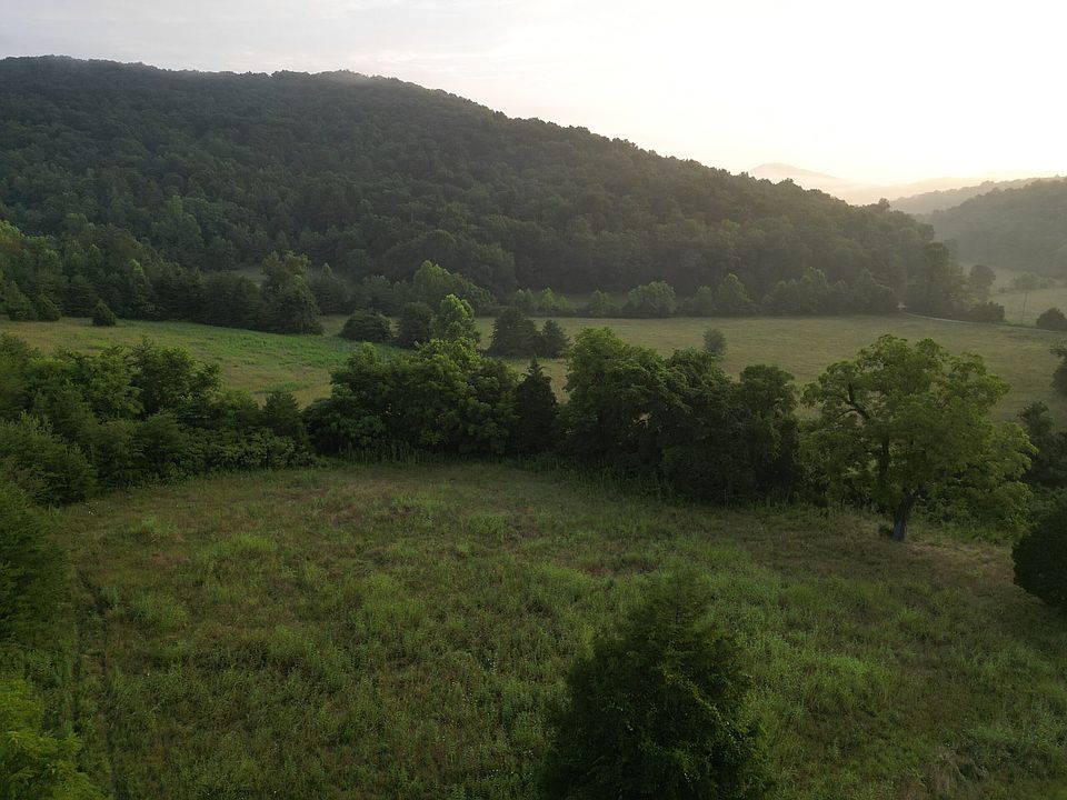 13th image of 597 Lost Hollow Rd