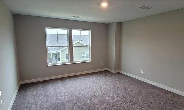 9829 Kenwood St — Photo 11