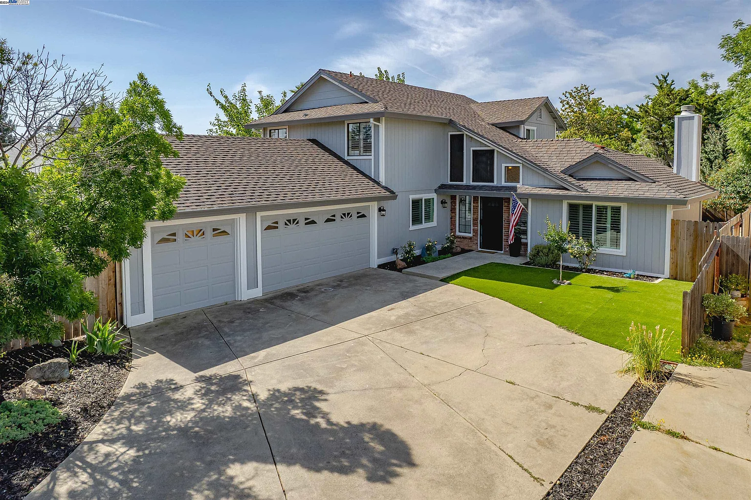 1013 Betsy Ross Dr photo 1