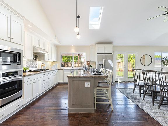 2nd image of 3572 Sandybrook Lane