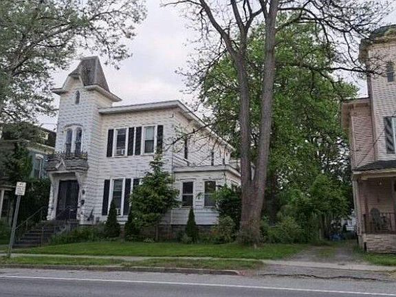 2nd image of 224 Lenox Ave