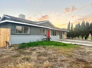 200 W Sierra Way, Dinuba, CA 93618