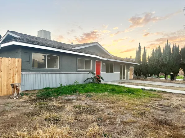 200 W Sierra Way, Dinuba, CA 93618
