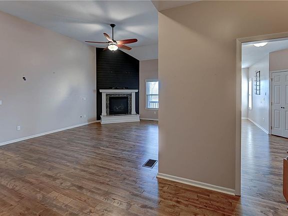 2nd image of 13303 Forest Oaks Dr
