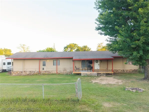 517 Hidden Oaks Rd, Alma, AR 72921