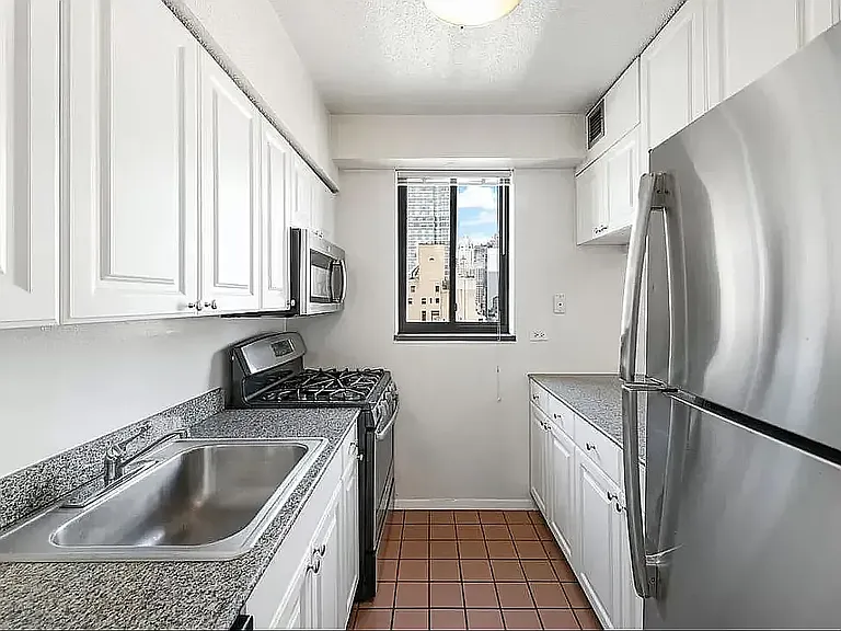 360 E 57th St #7A — Photo 6