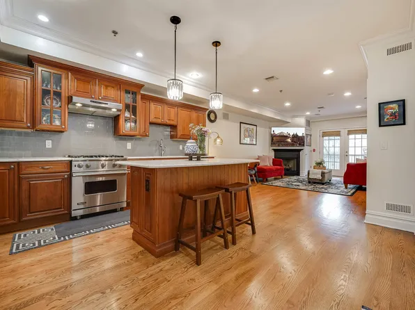 215 Monroe St #3, Hoboken, NJ 07030