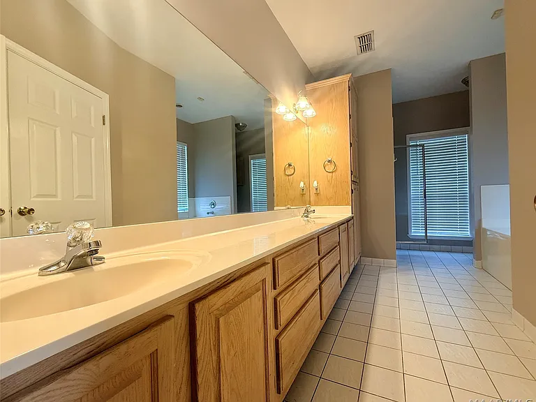 6630 Stablegate Ct — Photo 11