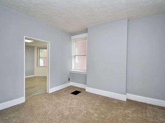 3rd image of 1063 Winfield Ave Unit 1
