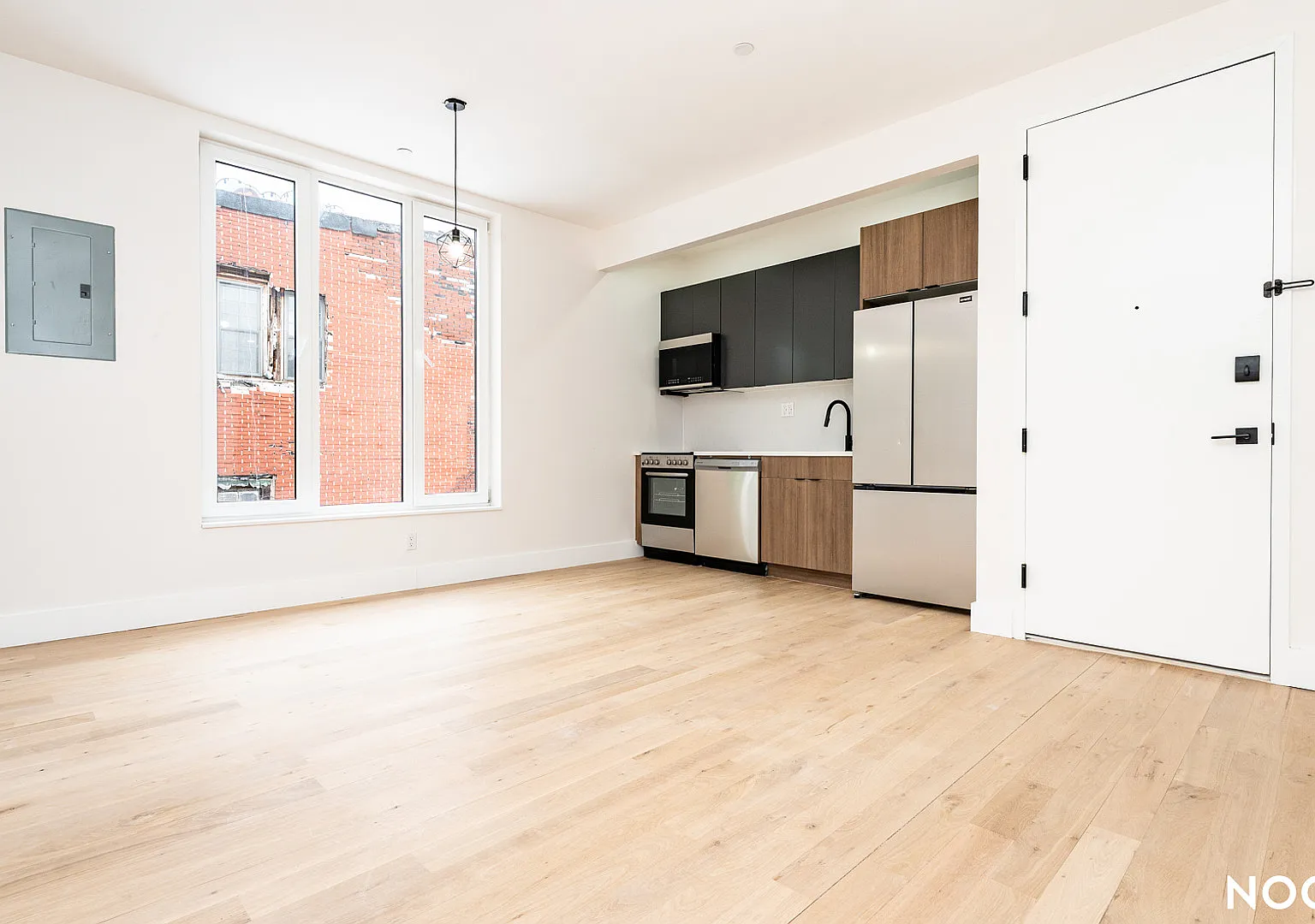 96 Moore Street — Photo 2