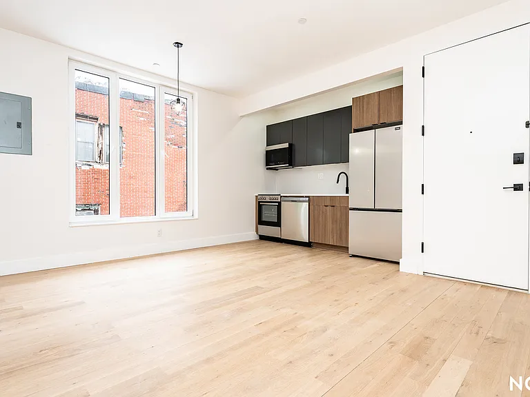 96 Moore St #2B — Photo 1