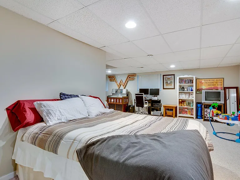 2132 W Evergreen Ave #1C — Photo 15