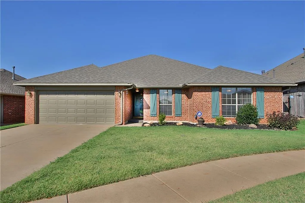 17033 Autumnwood Dr — Photo 1